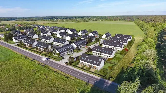 2020_Jagodowo_ujecie z gory_ludzie_odbicia